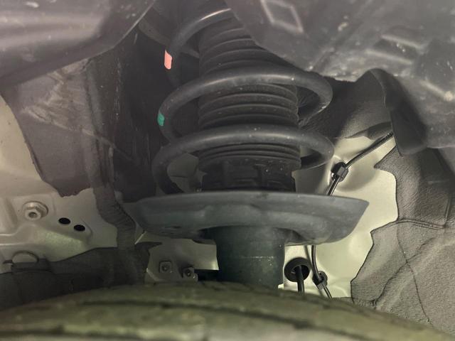 アクア Ｘ　純正ディスプレイオーディオ　パノラミックビューモニター　セーフティセンス　レーダークルーズ　禁煙車　コーナーセンサー　スマートキー　ビルトインＥＴＣ　オートハイビーム　車線逸脱警報　オートエアコン（21枚目）