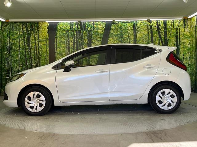 アクア Ｘ　純正ディスプレイオーディオ　パノラミックビューモニター　セーフティセンス　レーダークルーズ　禁煙車　コーナーセンサー　スマートキー　ビルトインＥＴＣ　オートハイビーム　車線逸脱警報　オートエアコン（24枚目）