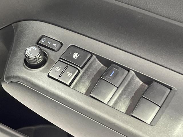 アクア Ｘ　純正ディスプレイオーディオ　パノラミックビューモニター　セーフティセンス　レーダークルーズ　禁煙車　コーナーセンサー　スマートキー　ビルトインＥＴＣ　オートハイビーム　車線逸脱警報　オートエアコン（32枚目）