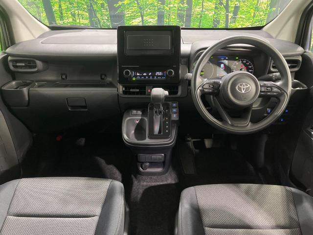 シエンタ ハイブリッドＸ　登録済未使用車　７人乗り　レーダークルーズ　電動スライドドア　衝突被害軽減システム　コーナーセンサー　オートエアコン　トヨタセーフティセンス　スマートキー　ＬＥＤヘッドライト　オートハイビーム（2枚目）
