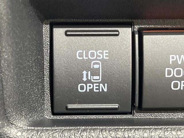 シエンタ ハイブリッドＸ　登録済未使用車　７人乗り　レーダークルーズ　電動スライドドア　衝突被害軽減システム　コーナーセンサー　オートエアコン　トヨタセーフティセンス　スマートキー　ＬＥＤヘッドライト　オートハイビーム（4枚目）