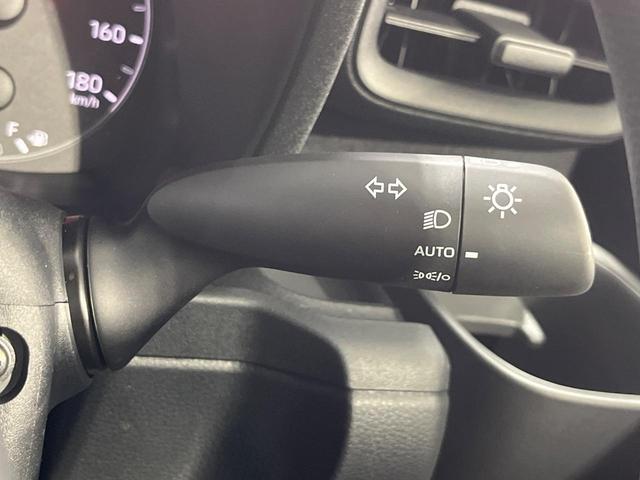 シエンタ ハイブリッドＸ　登録済未使用車　７人乗り　レーダークルーズ　電動スライドドア　衝突被害軽減システム　コーナーセンサー　オートエアコン　トヨタセーフティセンス　スマートキー　ＬＥＤヘッドライト　オートハイビーム（51枚目）