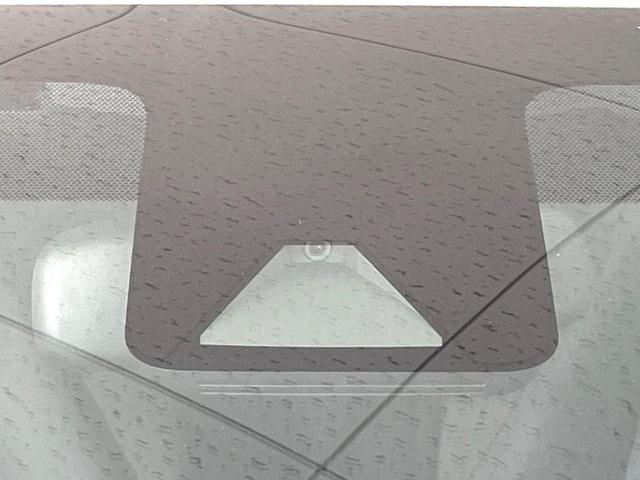 �y�g���^�Z�[�t�e�B�Z���X�z���s���ɑO���̎ԗ�����F�����A�Փ˂������Ȏ��͌x��ƃu���[�L�ŏՓˉ���Ɣ�Q�y�����A�V�X�g�B�����S�Ƀh���C�u�����y���݂��������܂��B