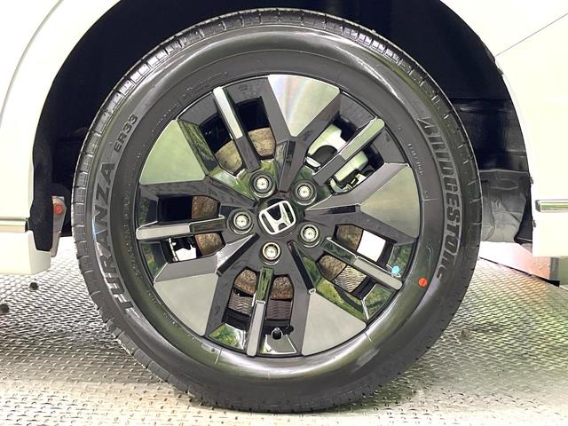 ステップワゴン ｅ：ＨＥＶスパーダ　登録済み未使用車　純正１１．４インチナビ　両側電動スライドドア　アダプティブクルーズコントロール　ブラインドスポットモニター　ＬＥＤヘッドライト　ハーフレザーシート　シートヒーター　フルセグ（32枚目）