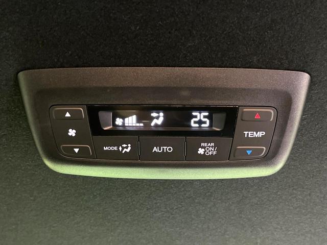 ステップワゴン ｅ：ＨＥＶスパーダ　登録済み未使用車　純正１１．４インチナビ　両側電動スライドドア　アダプティブクルーズコントロール　ブラインドスポットモニター　ＬＥＤヘッドライト　ハーフレザーシート　シートヒーター　フルセグ（45枚目）