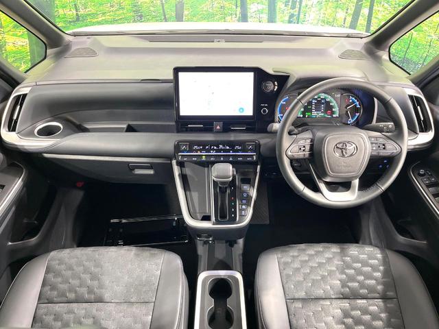 ヴォクシー ハイブリッドＳ－Ｚ　禁煙車　純正１０．５型ナビ　バックカメラ　ビルトインＥＴＣ　両側電動スライドドア　レーダークルーズコントロール　セーフティセンス　リアオートエアコン　ＬＥＤヘッドライト　純正１７ＡＷ　スマートキー（2枚目）