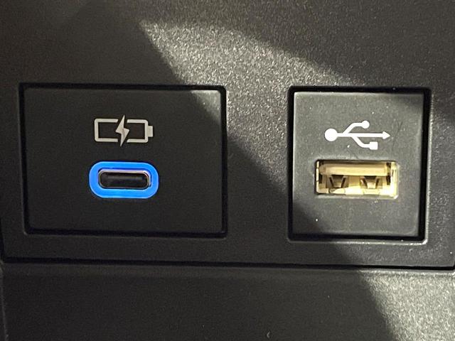 ヴォクシー ハイブリッドＳ－Ｚ　禁煙車　純正１０．５型ナビ　バックカメラ　ビルトインＥＴＣ　両側電動スライドドア　レーダークルーズコントロール　セーフティセンス　リアオートエアコン　ＬＥＤヘッドライト　純正１７ＡＷ　スマートキー（50枚目）