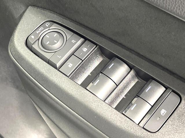 ヤリスクロス Ｚ　禁煙車　ナビ機能付き純正ディスプレイオーディオ　全周囲モニター　シートヒーター　レーダークルーズ　ブラインドスポットモニター　ＬＥＤヘッドライト　オートライト　パワーシート　スマートキー（47枚目）