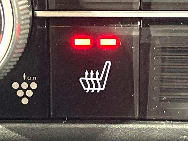 Ｎ－ＢＯＸカスタム Ｌ　禁煙車　片側電動スライドドア　純正ＳＤナビ　衝突被害軽減システム　シートヒーター　レーダークルーズ　コーナーセンサー　スマートキー　ＬＥＤヘッド　純正１４インチアルミ　オートハイビーム　車線逸脱警報（7枚目）