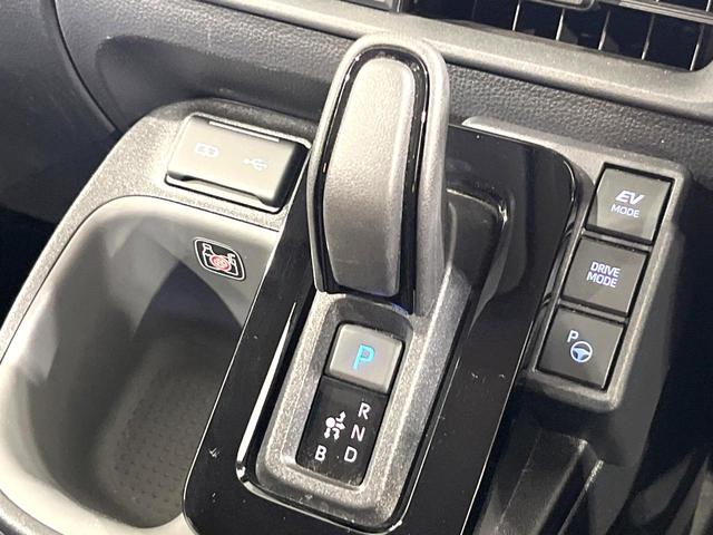 シエンタ ハイブリッドＺ　禁煙車　１０．５インチディスプレイオーディオ　全周囲カメラ　衝突被害軽減システム　ＢＳＭ　コーナーセンサー　ＬＥＤヘッド　車線逸脱警報　ＥＴＣ　オートライト　オートエアコン　Ｂｌｕｅｔｏｏｔｈ（31枚目）