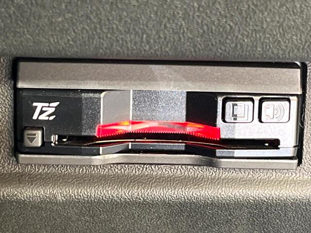 ジムニーシエラ ＪＣ　禁煙車　純正ディスプレイオーディオ　４ＷＤ　バックカメラ　衝突被害軽減システム　スマートキー　ＬＥＤヘッド　ビルトインＥＴＣ　クルコン　車線逸脱警報　オートライト　オートエアコン　Ｂｌｕｅｔｏｏｔｈ（6枚目）