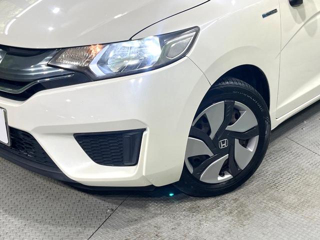 フィットハイブリッド Ｆパッケージ　純正ナビ　バックカメラ　衝突被害軽減システム　禁煙車　スマートキー　ＬＥＤヘッド　ＥＴＣ　オートエアコン　Ｂｌｕｅｔｏｏｔｈ　ＣＤ　ＤＶＤ再生　地デジ（11枚目）