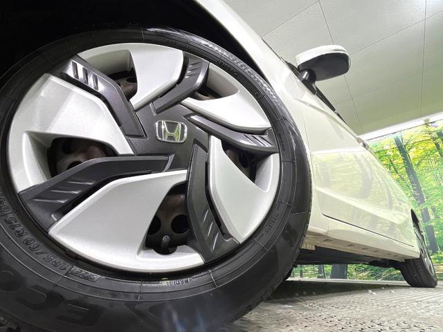 フィットハイブリッド Ｆパッケージ　純正ナビ　バックカメラ　衝突被害軽減システム　禁煙車　スマートキー　ＬＥＤヘッド　ＥＴＣ　オートエアコン　Ｂｌｕｅｔｏｏｔｈ　ＣＤ　ＤＶＤ再生　地デジ（12枚目）