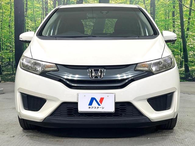 フィットハイブリッド Ｆパッケージ　純正ナビ　バックカメラ　衝突被害軽減システム　禁煙車　スマートキー　ＬＥＤヘッド　ＥＴＣ　オートエアコン　Ｂｌｕｅｔｏｏｔｈ　ＣＤ　ＤＶＤ再生　地デジ（13枚目）