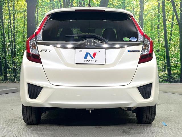 フィットハイブリッド Ｆパッケージ　純正ナビ　バックカメラ　衝突被害軽減システム　禁煙車　スマートキー　ＬＥＤヘッド　ＥＴＣ　オートエアコン　Ｂｌｕｅｔｏｏｔｈ　ＣＤ　ＤＶＤ再生　地デジ（14枚目）