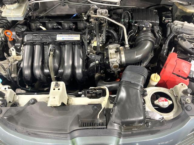 フィットハイブリッド Ｆパッケージ　純正ナビ　バックカメラ　衝突被害軽減システム　禁煙車　スマートキー　ＬＥＤヘッド　ＥＴＣ　オートエアコン　Ｂｌｕｅｔｏｏｔｈ　ＣＤ　ＤＶＤ再生　地デジ（17枚目）