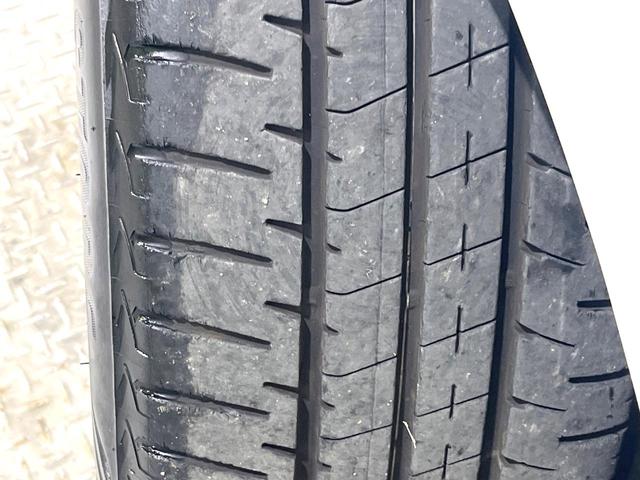 フィットハイブリッド Ｆパッケージ　純正ナビ　バックカメラ　衝突被害軽減システム　禁煙車　スマートキー　ＬＥＤヘッド　ＥＴＣ　オートエアコン　Ｂｌｕｅｔｏｏｔｈ　ＣＤ　ＤＶＤ再生　地デジ（30枚目）