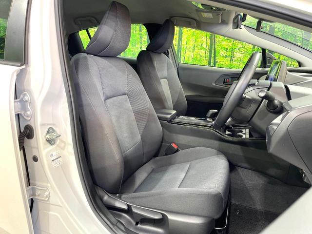 プリウス Ｘ　禁煙車　純正８インチディスプレイオーディオ　バックカメラ　衝突被害軽減システム　レーダークルーズ　コーナーセンサー　ＬＥＤヘッド　ＥＴＣ２．０　オートハイビーム　車線逸脱警報　　オートエアコン（8枚目）