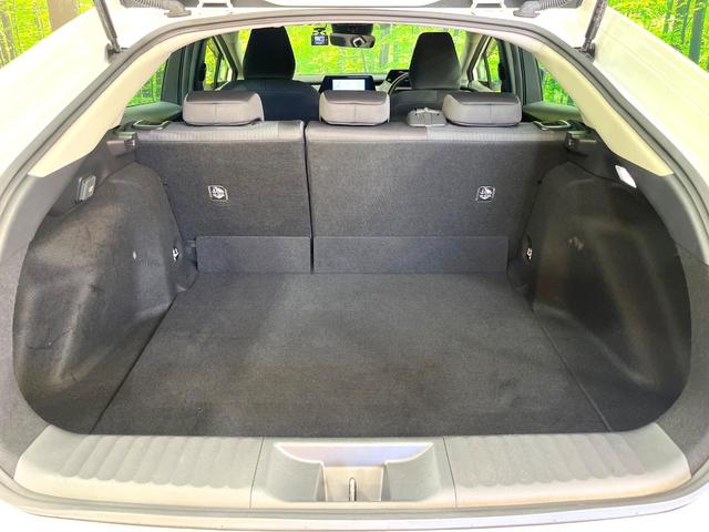 プリウス Ｘ　禁煙車　純正８インチディスプレイオーディオ　バックカメラ　衝突被害軽減システム　レーダークルーズ　コーナーセンサー　ＬＥＤヘッド　ＥＴＣ２．０　オートハイビーム　車線逸脱警報　　オートエアコン（10枚目）