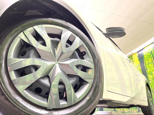 プリウス Ｘ　禁煙車　純正８インチディスプレイオーディオ　バックカメラ　衝突被害軽減システム　レーダークルーズ　コーナーセンサー　ＬＥＤヘッド　ＥＴＣ２．０　オートハイビーム　車線逸脱警報　　オートエアコン（13枚目）