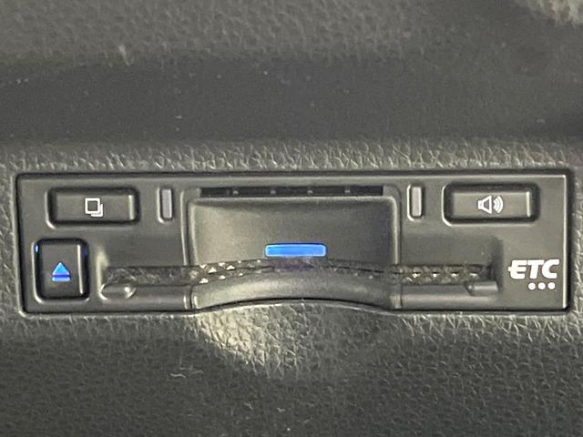 シエンタ Ｘ　禁煙車　純正８型ディスプレイオーディオ　Ａｐｐｌｅｃａｒｐｌａｙ　　バックカメラ　電動スライドドア　セーフティセンス　レーダークルーズコントロール　ＬＥＤヘッドライト　オートエアコン　スマートキー（7枚目）