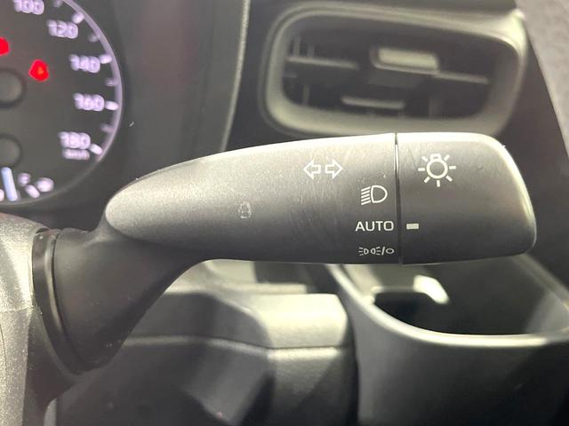 シエンタ Ｘ　禁煙車　純正８型ディスプレイオーディオ　Ａｐｐｌｅｃａｒｐｌａｙ　　バックカメラ　電動スライドドア　セーフティセンス　レーダークルーズコントロール　ＬＥＤヘッドライト　オートエアコン　スマートキー（43枚目）