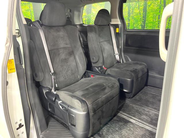 アルファード ２４０Ｓ　プライムセレクションＩＩ　禁煙車　ＳＤナビ　両側電動スライドドア　後席モニター　バックカメラ　コーナーセンサー　ＨＩＤヘッドライト　ＥＴＣ　純正１８インチアルミホイール　デュアルエアコン　リアオートエアコン（9枚目）