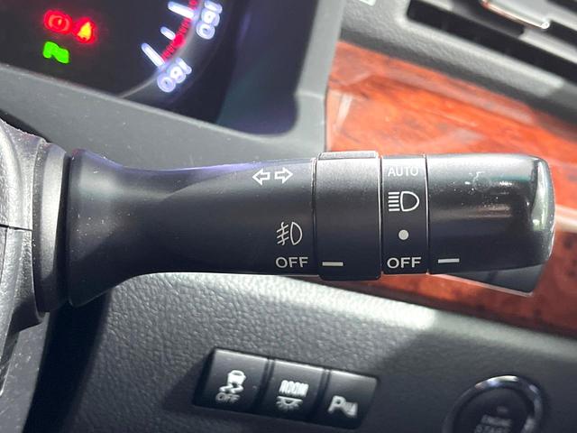 アルファード ２４０Ｓ　プライムセレクションＩＩ　禁煙車　ＳＤナビ　両側電動スライドドア　後席モニター　バックカメラ　コーナーセンサー　ＨＩＤヘッドライト　ＥＴＣ　純正１８インチアルミホイール　デュアルエアコン　リアオートエアコン（42枚目）