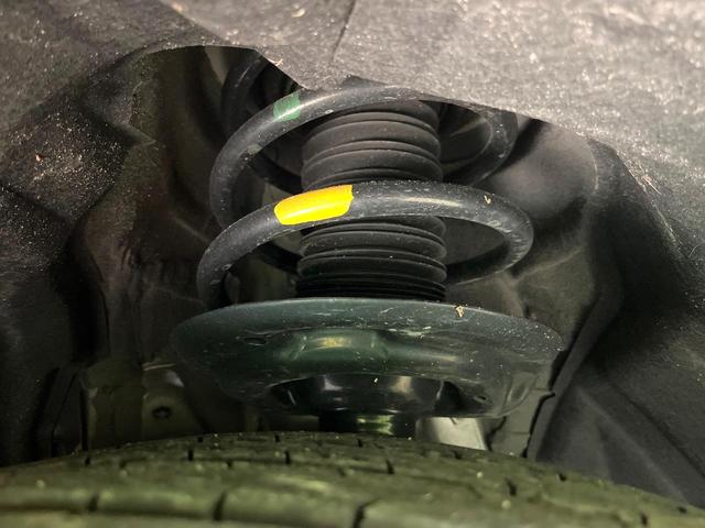 ヴェルファイアハイブリッド Z プレミア 禁煙車 左右独立ムーンルーフ 後席モニター ユニバーサルステップ 全周囲カメラ 純正14インチナビ 両側電動スライドドア 衝突被害軽減システム 電動リアゲート レザーシート 全席シートエアコン(22枚目)