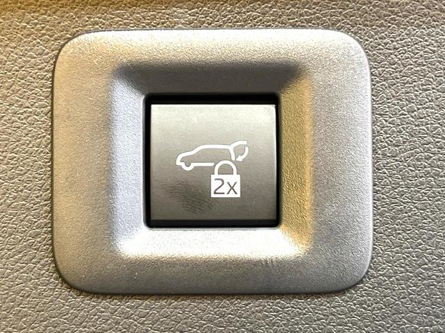 ヴェルファイアハイブリッド Z プレミア 禁煙車 左右独立ムーンルーフ 後席モニター ユニバーサルステップ 全周囲カメラ 純正14インチナビ 両側電動スライドドア 衝突被害軽減システム 電動リアゲート レザーシート 全席シートエアコン(33枚目)