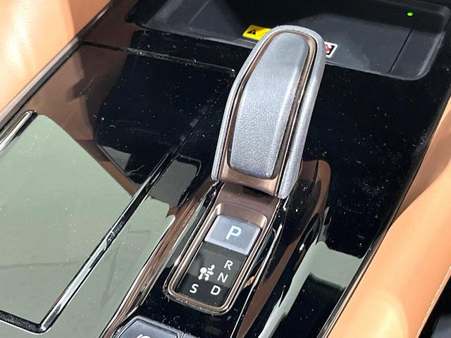 ヴェルファイアハイブリッド Z プレミア 禁煙車 左右独立ムーンルーフ 後席モニター ユニバーサルステップ 全周囲カメラ 純正14インチナビ 両側電動スライドドア 衝突被害軽減システム 電動リアゲート レザーシート 全席シートエアコン(47枚目)