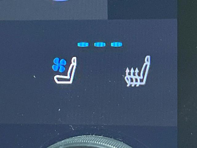 ヴェルファイアハイブリッド Z プレミア 禁煙車 左右独立ムーンルーフ 後席モニター ユニバーサルステップ 全周囲カメラ 純正14インチナビ 両側電動スライドドア 衝突被害軽減システム 電動リアゲート レザーシート 全席シートエアコン(52枚目)