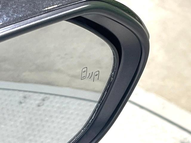 ヤリスクロス ハイブリッドＺ　禁煙車　純正８インチディスプレイオーディオ　バックカメラ　衝突被害軽減システム　レーダークルーズ　ブラインドスポットモニター　シートヒーター　ＥＴＣ　ハーフレザーシート　コーナーセンサー　車線逸脱警報（6枚目）