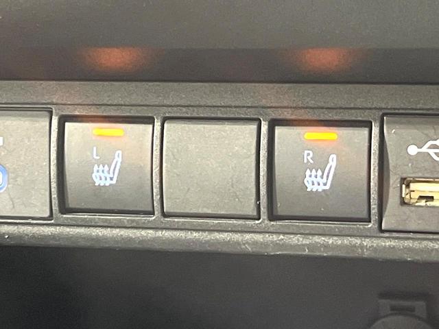 ヤリスクロス ハイブリッドＺ　禁煙車　純正８インチディスプレイオーディオ　バックカメラ　衝突被害軽減システム　レーダークルーズ　ブラインドスポットモニター　シートヒーター　ＥＴＣ　ハーフレザーシート　コーナーセンサー　車線逸脱警報（7枚目）