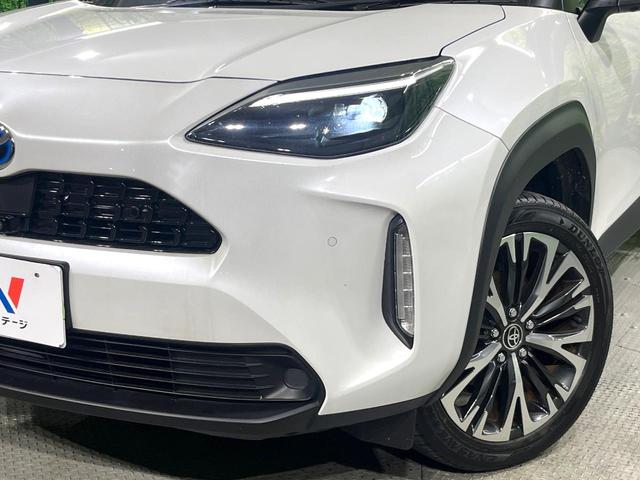 ヤリスクロス ハイブリッドＺ　禁煙車　純正８インチディスプレイオーディオ　バックカメラ　衝突被害軽減システム　レーダークルーズ　ブラインドスポットモニター　シートヒーター　ＥＴＣ　ハーフレザーシート　コーナーセンサー　車線逸脱警報（12枚目）