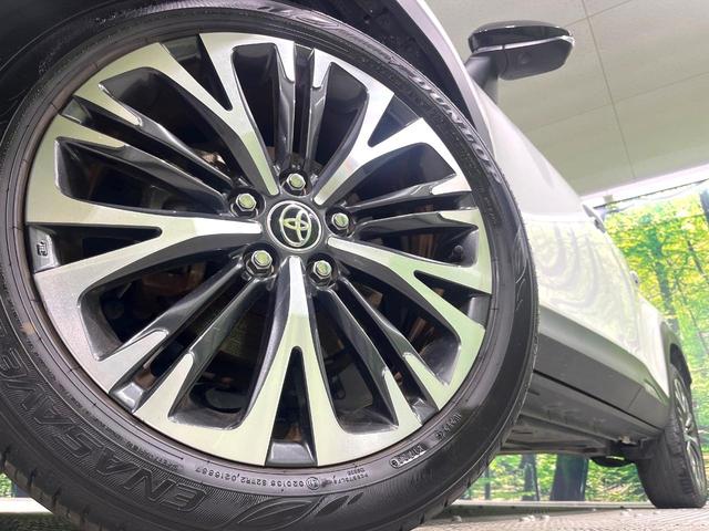 ヤリスクロス ハイブリッドＺ　禁煙車　純正８インチディスプレイオーディオ　バックカメラ　衝突被害軽減システム　レーダークルーズ　ブラインドスポットモニター　シートヒーター　ＥＴＣ　ハーフレザーシート　コーナーセンサー　車線逸脱警報（13枚目）