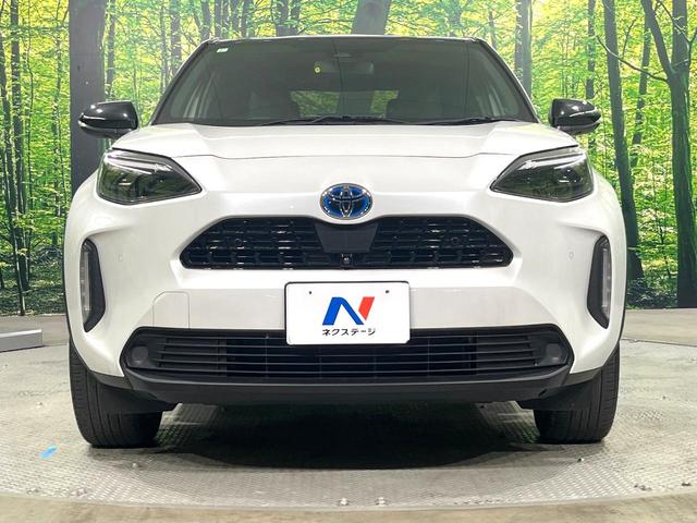 ヤリスクロス ハイブリッドＺ　禁煙車　純正８インチディスプレイオーディオ　バックカメラ　衝突被害軽減システム　レーダークルーズ　ブラインドスポットモニター　シートヒーター　ＥＴＣ　ハーフレザーシート　コーナーセンサー　車線逸脱警報（14枚目）