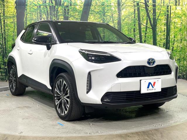 ヤリスクロス ハイブリッドＺ　禁煙車　純正８インチディスプレイオーディオ　バックカメラ　衝突被害軽減システム　レーダークルーズ　ブラインドスポットモニター　シートヒーター　ＥＴＣ　ハーフレザーシート　コーナーセンサー　車線逸脱警報（16枚目）