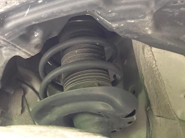 ヤリスクロス ハイブリッドＺ　禁煙車　純正８インチディスプレイオーディオ　バックカメラ　衝突被害軽減システム　レーダークルーズ　ブラインドスポットモニター　シートヒーター　ＥＴＣ　ハーフレザーシート　コーナーセンサー　車線逸脱警報（20枚目）