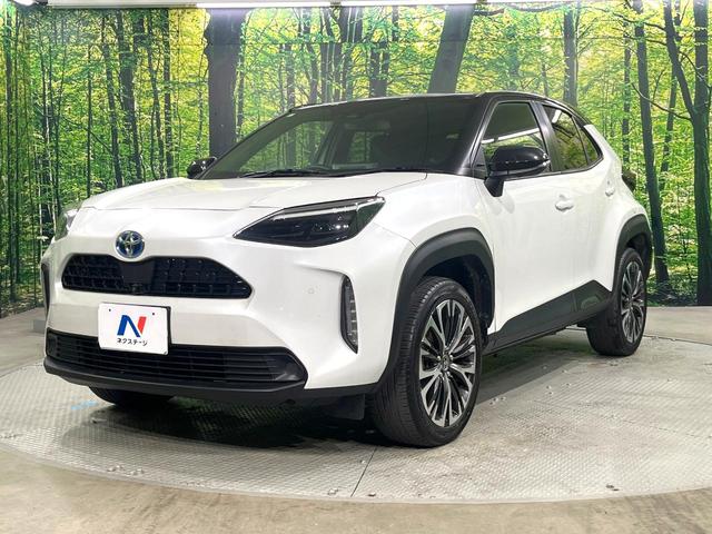 ヤリスクロス ハイブリッドＺ　禁煙車　純正８インチディスプレイオーディオ　バックカメラ　衝突被害軽減システム　レーダークルーズ　ブラインドスポットモニター　シートヒーター　ＥＴＣ　ハーフレザーシート　コーナーセンサー　車線逸脱警報（23枚目）