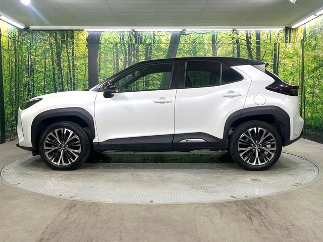 ヤリスクロス ハイブリッドＺ　禁煙車　純正８インチディスプレイオーディオ　バックカメラ　衝突被害軽減システム　レーダークルーズ　ブラインドスポットモニター　シートヒーター　ＥＴＣ　ハーフレザーシート　コーナーセンサー　車線逸脱警報（26枚目）