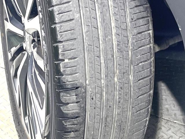 ヤリスクロス ハイブリッドＺ　禁煙車　純正８インチディスプレイオーディオ　バックカメラ　衝突被害軽減システム　レーダークルーズ　ブラインドスポットモニター　シートヒーター　ＥＴＣ　ハーフレザーシート　コーナーセンサー　車線逸脱警報（30枚目）