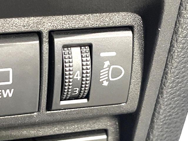 ヤリスクロス ハイブリッドＺ　禁煙車　純正８インチディスプレイオーディオ　バックカメラ　衝突被害軽減システム　レーダークルーズ　ブラインドスポットモニター　シートヒーター　ＥＴＣ　ハーフレザーシート　コーナーセンサー　車線逸脱警報（43枚目）