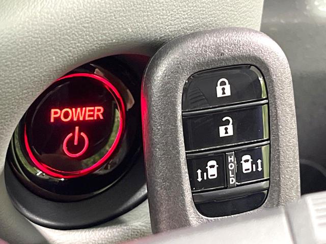 フリード e:HEVクロスター 登録済未使用車 両側電動ドア ホンダセンシング アダプティブクルーズ スマートキー 衝突被害軽減システム ハーフレザーシート コーナーセンサー LEDヘッド 車線逸脱警報 オートライト LEDフォグ(6枚目)