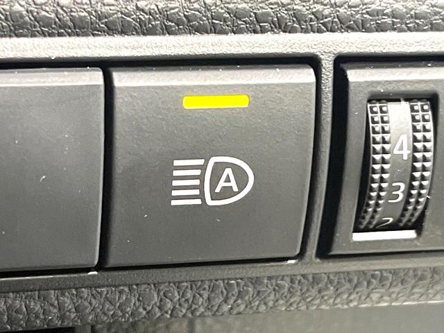 カローラツーリング ハイブリッド ダブルバイビー50ミリオンエディション 純正9インチDA バックカメラ 禁煙車 レーダークルーズコントロール ブラインドスポットモニター LEDヘッドライト ステアリングヒーター オートマチックハイビーム Bluetooth再 ハーフレザー(44枚目)