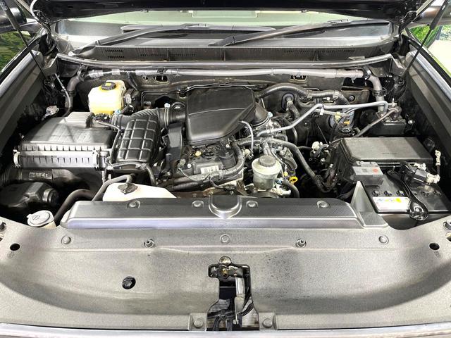 ランドクルーザープラド TX Lパッケージ マットブラックエディション 禁煙車 サンルーフ 全周囲カメラ 9型ナビ機能付きディスプレイオーディオ 4WD 衝突被害軽減システム ブラインドスポットモニター レーダークルーズ 前席シートエアコン コーナーセンサー ルーフレール(19枚目)