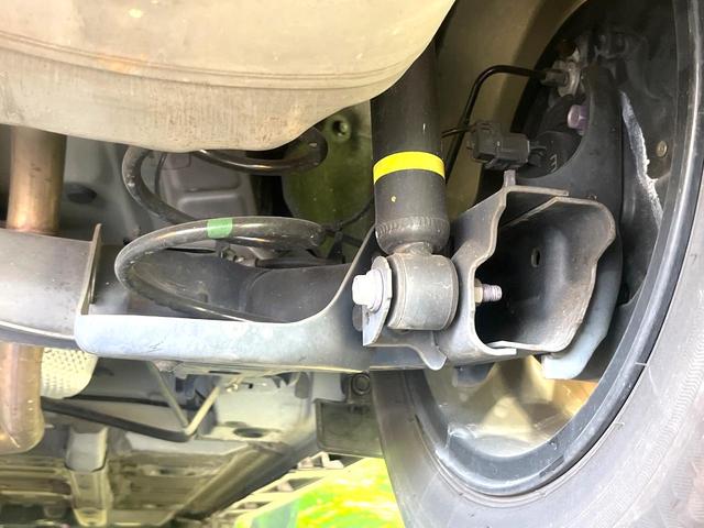 ヤリス G 全周囲カメラ 衝突被害軽減システム コーナーセンサー スマートキー LEDヘッド ビルトインETC 純正14インチアルミ オートハイビーム 車線逸脱警報 オートライト オートエアコン(21枚目)