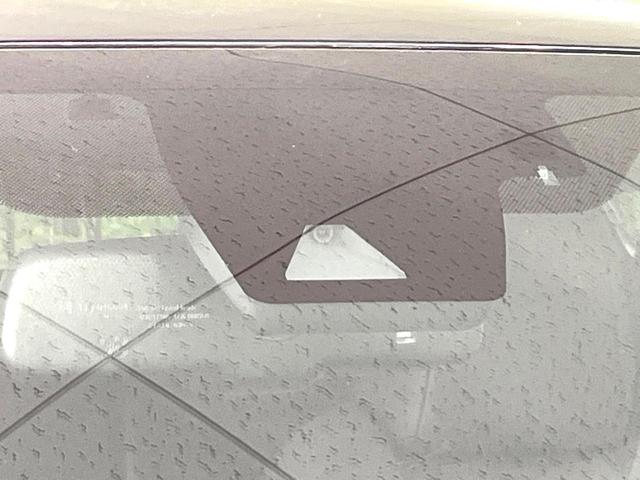 C-HR G 純正SDナビ バックカメラ 衝突被害軽減システム レーダークルーズ 禁煙車 ハーフレザーシート コーナーセンサー スマートキー LEDヘッド ビルトインETC 純正18インチアルミ オートハイビーム(7枚目)