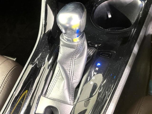 C-HR G 純正SDナビ バックカメラ 衝突被害軽減システム レーダークルーズ 禁煙車 ハーフレザーシート コーナーセンサー スマートキー LEDヘッド ビルトインETC 純正18インチアルミ オートハイビーム(35枚目)