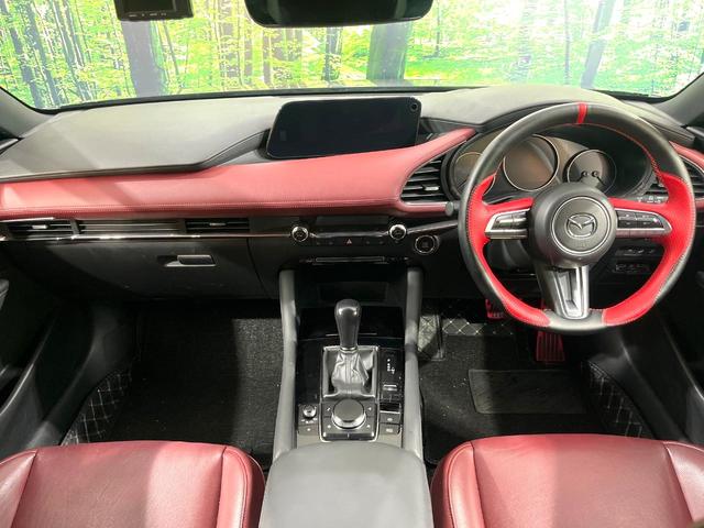 MAZDA3ファストバック 20Sバーガンディ セレクション 禁煙車 純正8.8型ナビ 360度ビューモニター 柿本マフラー 衝突被害軽減装置 赤革シート シートヒーター クリアランスソナー ステアリングヒーター オートエアコン 純正18AW スマートキー(2枚目)